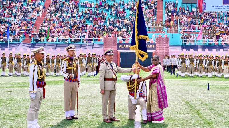 पुलिस को नागरिकों का सहयोगी और मार्गदर्शक बनना चाहिए: राष्ट्रपति मुर्मु