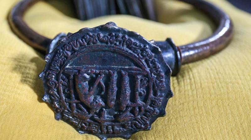 ‘मन की बात’ में नीदरलैंड से मिले चोल ताम्र-पत्रों का जिक्र, पीएम मोदी बोले- यह हर भारतीय के लिए खुशी का पल ‘मन की बात’ में नीदरलैंड से मिले चोल ताम्र-पत्रों का जिक्र, पीएम मोदी बोले- यह हर भारतीय के लिए खुशी का पल