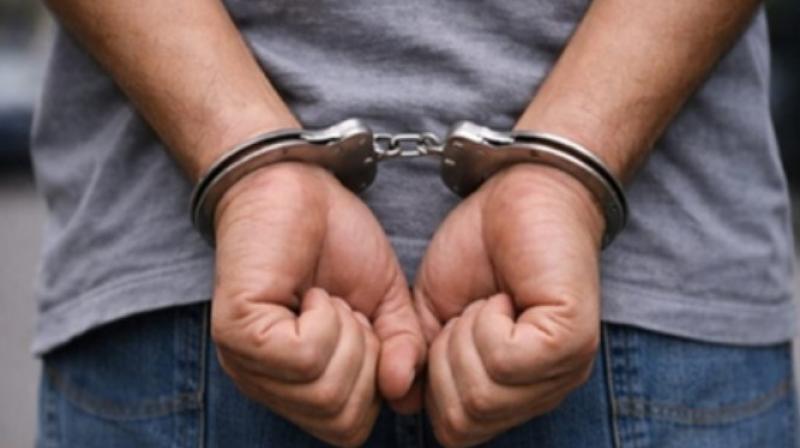 मुंबई में बड़ी साजिश का खुलासा, पाकिस्तान में बैठे हैंडलर को भेजी जा रही थी रेकी की जानकारी मुंबई में बड़ी साजिश का खुलासा, पाकिस्तान में बैठे हैंडलर को भेजी जा रही थी रेकी की जानकारी