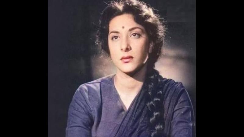 महबूब खान के पास बेमन से स्क्रीन टेस्ट को गई थीं नरगिस, एक्टिंग नहीं, इस प्रोफेशन में बनाना चाहती थीं करियर महबूब खान के पास बेमन से स्क्रीन टेस्ट को गई थीं नरगिस, एक्टिंग नहीं, इस प्रोफेशन में बनाना चाहती थीं करियर