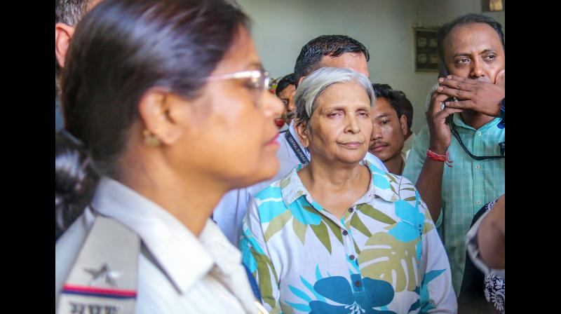 ट्विशा शर्मा केस: गिरिबाला सिंह और समर्थ सिंह 14 दिन की न्यायिक हिरासत में भेजे गए ट्विशा शर्मा केस: गिरिबाला सिंह और समर्थ सिंह 14 दिन की न्यायिक हिरासत में भेजे गए