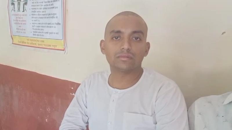 मथुरा में फर्जी साधु गिरफ्तार, ऑनलाइन प्रवचन के जरिए युवतियों को फंसाकर करता था शोषण