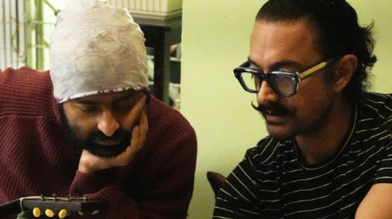 आमिर खान ने अरिजीत सिंह को कहा शुक्रिया, फिल्म 'एक दिन'; में सुरों का जादू बिखेरेंगे सिंगर आमिर खान ने अरिजीत सिंह को कहा शुक्रिया, फिल्म 'एक दिन'; में सुरों का जादू बिखेरेंगे सिंगर