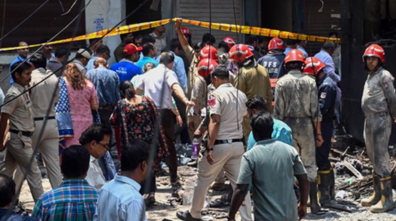 मालवीय नगर अग्निकांड: दिल्ली पुलिस की बड़ी कार्रवाई, होटल मालिक लवकेश बजाज हिरासत में मालवीय नगर अग्निकांड: दिल्ली पुलिस की बड़ी कार्रवाई, होटल मालिक लवकेश बजाज हिरासत में