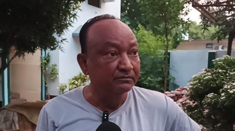 पटना घटना के बाद घिरे खान सर, पैतृक गांव में उठे पुराने विवादों के मुद्दे, पड़ोसी और रिश्तेदारों ने लगाए गंभीर आरोप पटना घटना के बाद घिरे खान सर, पैतृक गांव में उठे पुराने विवादों के मुद्दे, पड़ोसी और रिश्तेदारों ने लगाए गंभीर आरोप