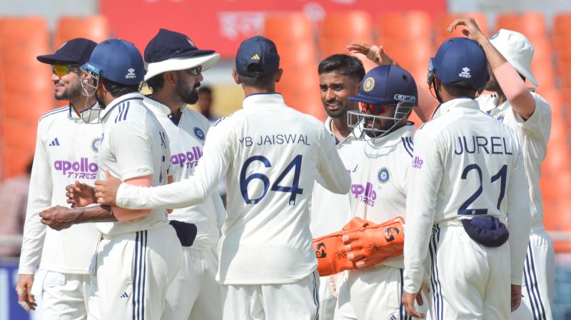 डेब्यू मैच में ही अबूझ पहेली बने मानव सुथार, पहली पारी में 152 रनों पर सिमटी अफगानिस्तान टीम डेब्यू मैच में ही अबूझ पहेली बने मानव सुथार, पहली पारी में 152 रनों पर सिमटी अफगानिस्तान टीम
