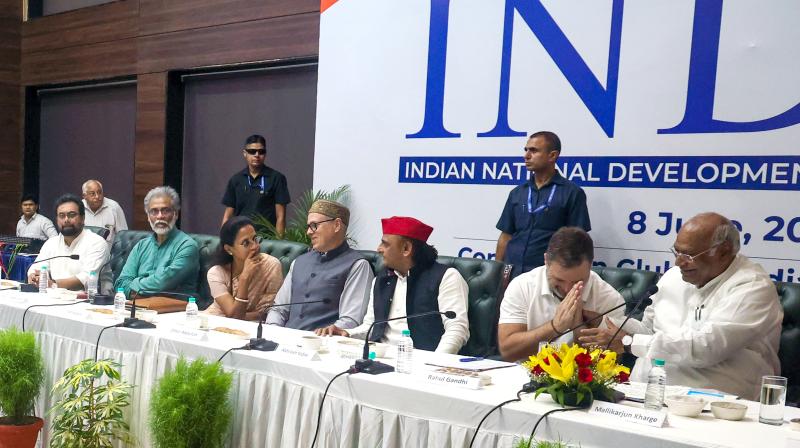 इंडिया ब्लॉक की बैठक से तमिलनाडु नदारद, डीएमके दूर रही, टीवीके को न्योता नहीं मिला इंडिया ब्लॉक की बैठक से तमिलनाडु नदारद, डीएमके दूर रही, टीवीके को न्योता नहीं मिला
