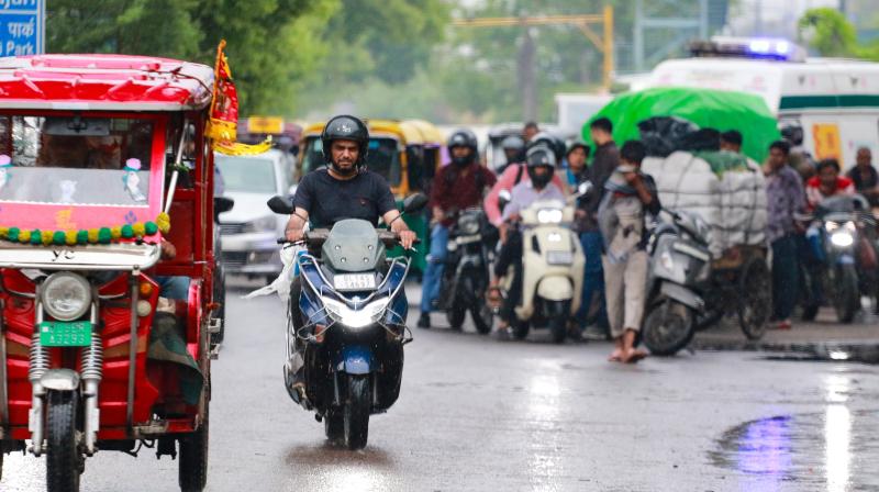 एनसीआर में मौसम का बड़ा बदलाव: दो दिन भीषण गर्मी के बाद 11-12 जून को आंधी-बारिश का येलो अलर्ट एनसीआर में मौसम का बड़ा बदलाव: दो दिन भीषण गर्मी के बाद 11-12 जून को आंधी-बारिश का येलो अलर्ट