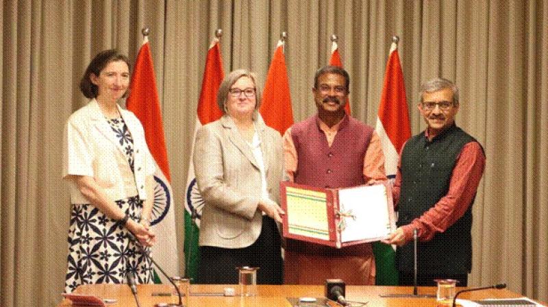 भारत में खुलेंगे दुनिया के तीन और बड़े विदेशी विश्वविद्यालयों के कैंपस भारत में खुलेंगे दुनिया के तीन और बड़े विदेशी विश्वविद्यालयों के कैंपस
