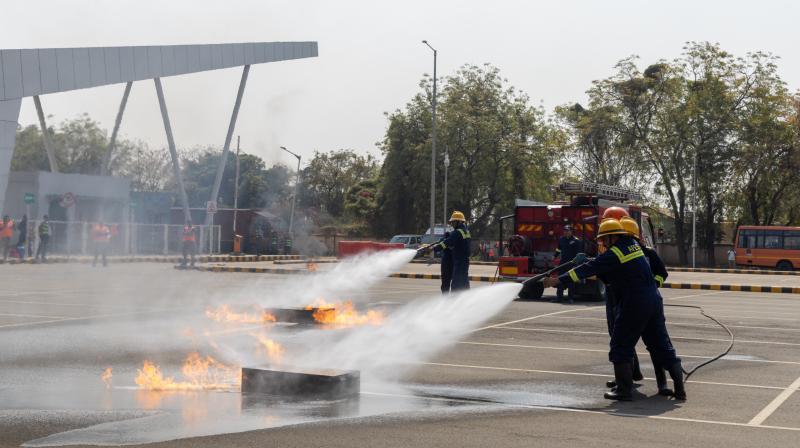 अहमदाबाद एयरपोर्ट पर आपदा से निपटने की तैयारियों की समीक्षा के लिए मल्टी-एजेंसी ड्रिल आयोजित अहमदाबाद एयरपोर्ट पर आपदा से निपटने की तैयारियों की समीक्षा के लिए मल्टी-एजेंसी ड्रिल आयोजित
