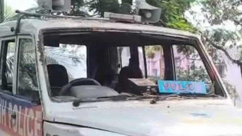 झारखंड के गिरिडीह में पुलिस टीम पर हमला, फरार हुआ साइबर अपराधी झारखंड के गिरिडीह में पुलिस टीम पर हमला, फरार हुआ साइबर अपराधी