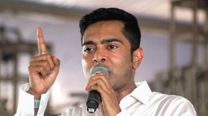 कोलकाता नगर निगम ने अभिषेक बनर्जी से जुड़ी प्रॉपर्टीज पर अवैध निर्माण के बारे में मांगी रिपोर्ट कोलकाता नगर निगम ने अभिषेक बनर्जी से जुड़ी प्रॉपर्टीज पर अवैध निर्माण के बारे में मांगी रिपोर्ट