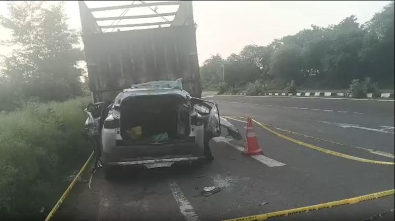 बिहार: बेगूसराय में ट्रक से टकराई कार, तीन थाना प्रभारी समेत चार लोगों की मौत बिहार: बेगूसराय में ट्रक से टकराई कार, तीन थाना प्रभारी समेत चार लोगों की मौत