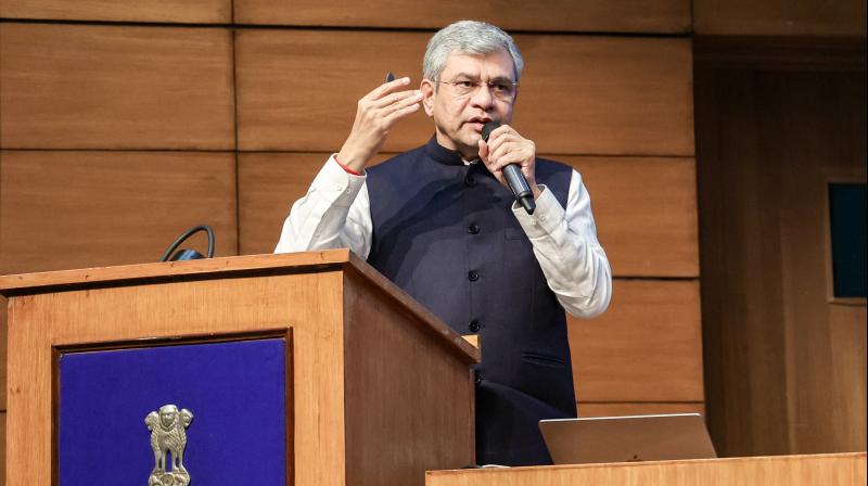 सोशल मीडिया प्लेटफॉर्म कंटेंट क्रिएटर्स के साथ निष्पक्ष रूप से रेवेन्यू साझा करें: अश्विनी वैष्णव