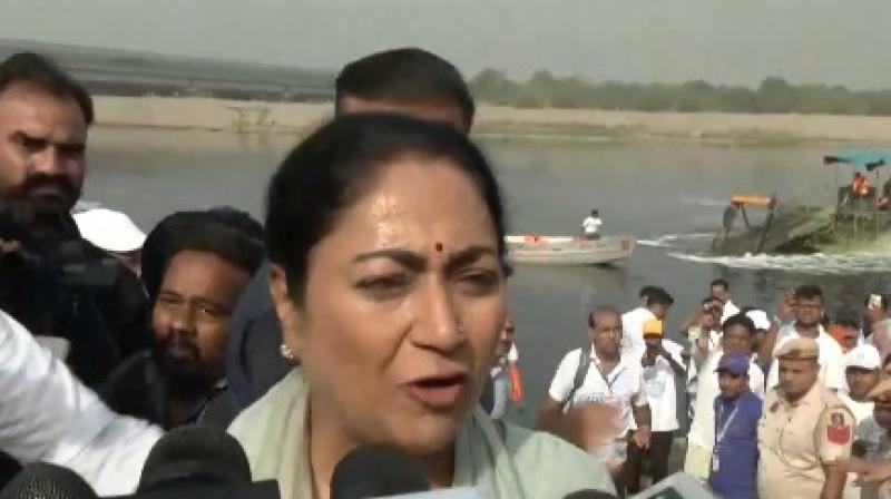 दिल्ली की मुख्यमंत्री रेखा गुप्ता ने यमुना किनारे सफाई अभियान का किया दिल्ली की मुख्यमंत्री रेखा गुप्ता ने यमुना किनारे सफाई अभियान का किया