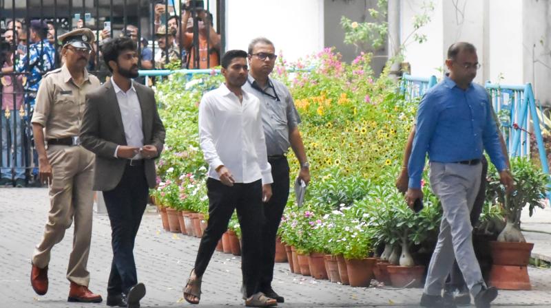 पश्चिम बंगाल विधायक हस्ताक्षर मामले में सीआईडी के सामने पेश होंगे पश्चिम बंगाल विधायक हस्ताक्षर मामले में सीआईडी के सामने पेश होंगे