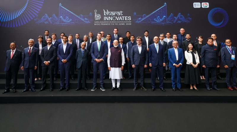 प्रधानमंत्री मोदी ने उद्यमियों को भारत में काम करने और दुनिया के प्रधानमंत्री मोदी ने उद्यमियों को भारत में काम करने और दुनिया के