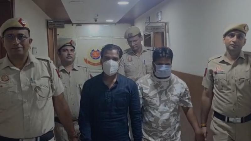 शाहदरा साइबर पुलिस का बड़ा खुलासा, 1.56 करोड़ के ऑनलाइन निवेश ठगी रैकेट में दो गिरफ्तार शाहदरा साइबर पुलिस का बड़ा खुलासा, 1.56 करोड़ के ऑनलाइन निवेश ठगी रैकेट में दो गिरफ्तार