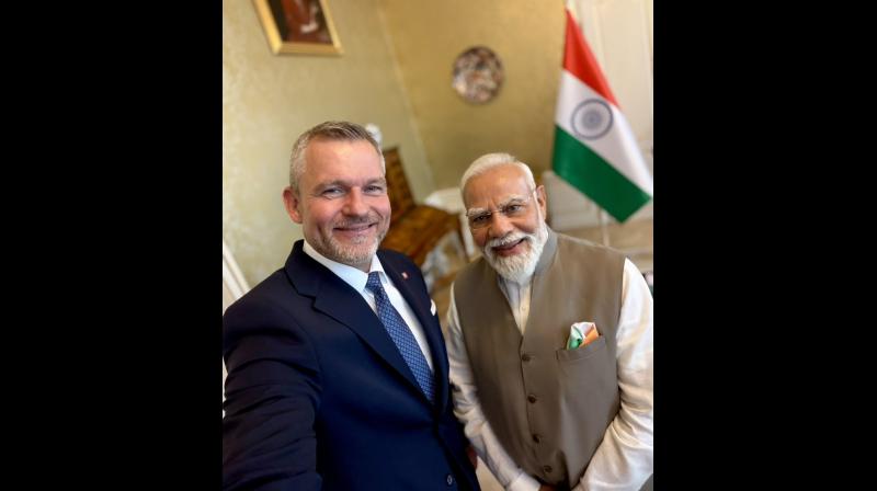 स्लोवाक राष्ट्रपति से मुलाकात के बाद पीएम मोदी बोले- 'आपके विचार हमेशा बहुत प्रेरक और मूल्यवान होते हैं' स्लोवाक राष्ट्रपति से मुलाकात के बाद पीएम मोदी बोले- 'आपके विचार हमेशा बहुत प्रेरक और मूल्यवान होते हैं'