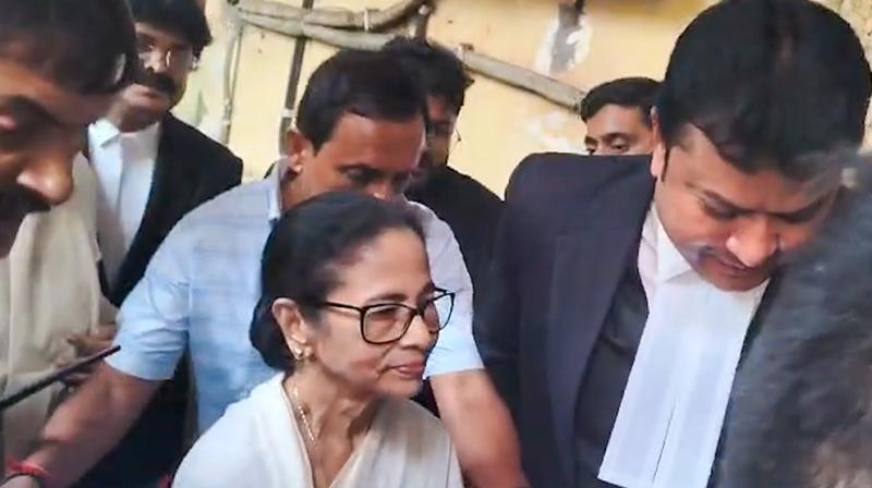 नंदीग्राम का मामला आज भी लंबित, अब ममता बनर्जी ने हाईकोर्ट में दी नंदीग्राम का मामला आज भी लंबित, अब ममता बनर्जी ने हाईकोर्ट में दी
