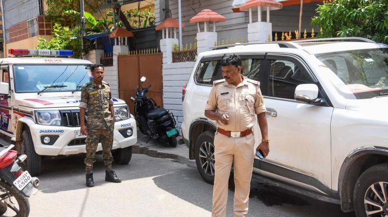 रांची में आरएसएस कार्यालय पर हमला: पुलिस ने चार लोगों को लिया हिरासत में, जांच तेज रांची में आरएसएस कार्यालय पर हमला: पुलिस ने चार लोगों को लिया हिरासत में, जांच तेज