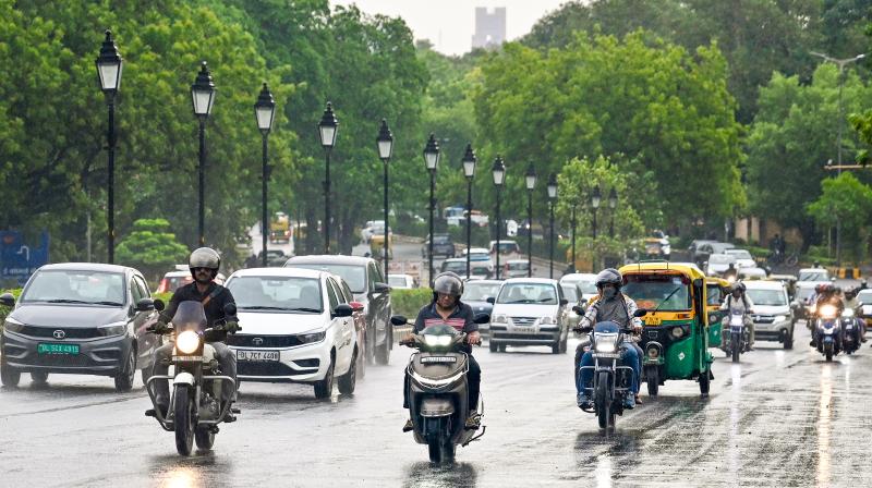 एक बार फिर बदलेगा एनसीआर के मौसम का मिजाज, आंधी-बारिश से मिलेगी राहत एक बार फिर बदलेगा एनसीआर के मौसम का मिजाज, आंधी-बारिश से मिलेगी राहत