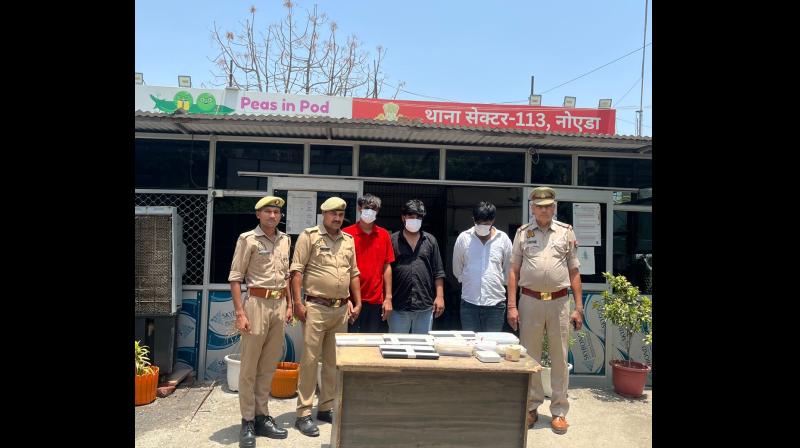 नोएडा: ऑनलाइन बेटिंग ऐप से करोड़ों की ठगी करने वाले गिरोह का भंडाफोड़, तीन गिरफ्तार नोएडा: ऑनलाइन बेटिंग ऐप से करोड़ों की ठगी करने वाले गिरोह का भंडाफोड़, तीन गिरफ्तार