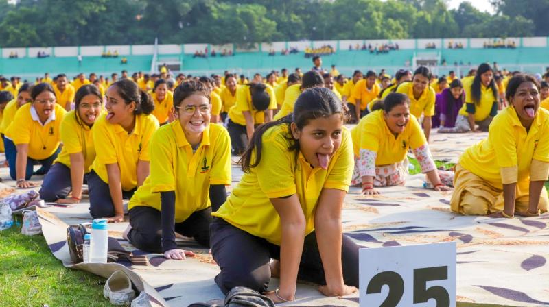 अंतरराष्ट्रीय योग दिवस को जनांदोलन बनाने की तैयारी पूरी, 1.42 करोड़ बच्चों के साथ योगमय होगा उत्तर प्रदेश अंतरराष्ट्रीय योग दिवस को जनांदोलन बनाने की तैयारी पूरी, 1.42 करोड़ बच्चों के साथ योगमय होगा उत्तर प्रदेश