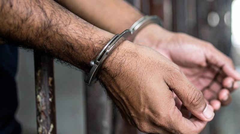 दिल्ली: मीठापुर में शराब और ड्रग्स के नशे में धुत पिता ने दो साल के दिल्ली: मीठापुर में शराब और ड्रग्स के नशे में धुत पिता ने दो साल के