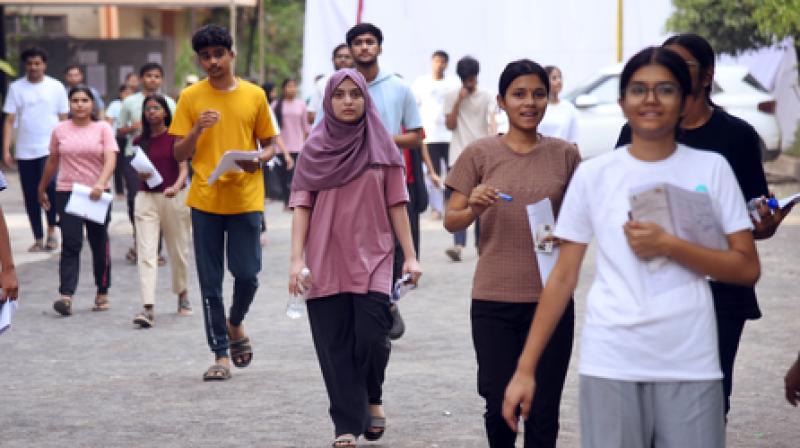 सीबीएसई ने कक्षा 12वीं के वेरिफिकेशन और री-इवैल्यूएशन परिणाम किए सीबीएसई ने कक्षा 12वीं के वेरिफिकेशन और री-इवैल्यूएशन परिणाम किए