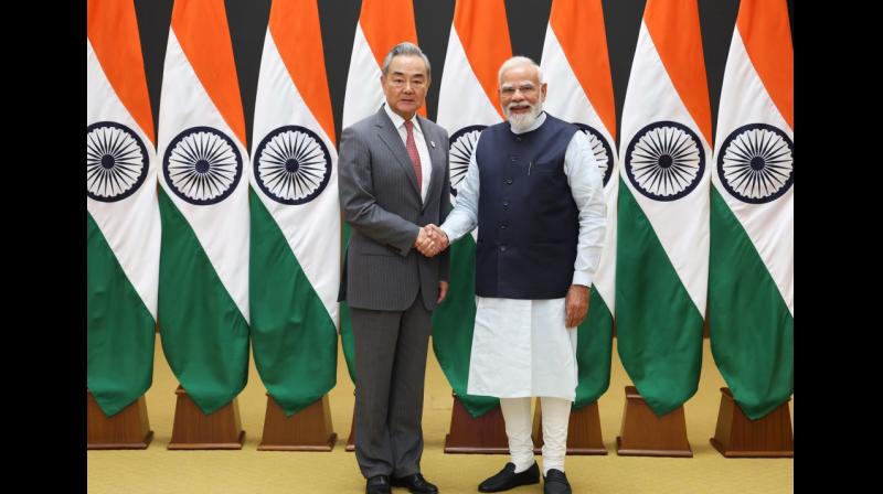 प्रधानमंत्री मोदी से मिले वांग यी, भारत-चीन भरोसा बढ़ाने और सहयोग प्रधानमंत्री मोदी से मिले वांग यी, भारत-चीन भरोसा बढ़ाने और सहयोग