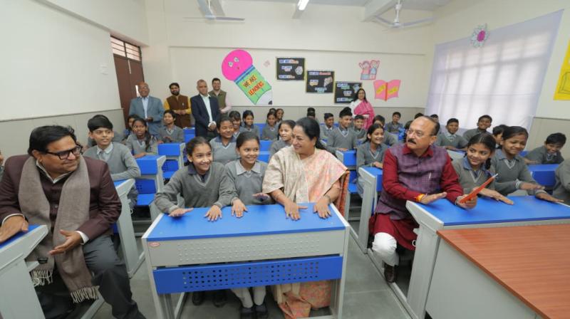 सीएम रेखा गुप्ता की मौजूदगी में शिक्षा मंत्री ने किया 100 आधुनिक आईसीटी लैब्स और डीआईईटी का उदघाटन सीएम रेखा गुप्ता की मौजूदगी में शिक्षा मंत्री ने किया 100 आधुनिक आईसीटी लैब्स और डीआईईटी का उदघाटन