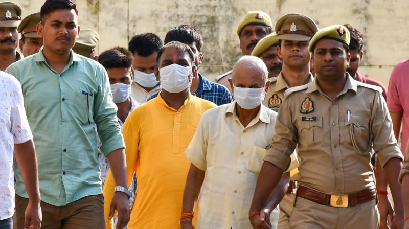 राम मंदिर चढ़ावा मामले में पुलिस ने आरोपियों और मंदिर ट्रस्ट के पांच साल के बैंक रिकॉर्ड मांगे राम मंदिर चढ़ावा मामले में पुलिस ने आरोपियों और मंदिर ट्रस्ट के पांच साल के बैंक रिकॉर्ड मांगे