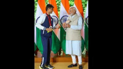 आईएएस सुहास यथिराज: बचपन में संघर्ष, पढ़ाई में होशियार, पैरालंपिक गेम्स में देश को जिताए पदक