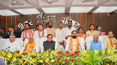 बिहार विधान परिषद के 10 नवनिर्वाचित सदस्यों ने ली शपथ, पहली बार सदन पहुंचे पवन सिंह-निशांत कुमार