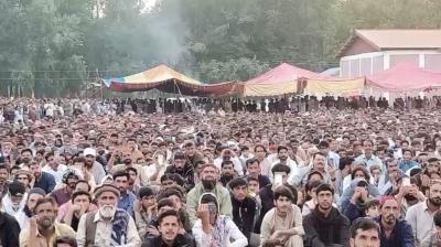 'पाकिस्तानी सेना ने दिए कश्मीरियों को हथियार', पीओजेके में पाकिस्तान का विरोध
