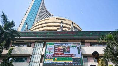 मिलेजुले वैश्विक संकेतों के बीच भारतीय शेयर बाजार हरे निशान में खुला, डिफेंस स्टॉक्स में खरीदारी