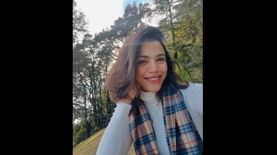 मम्मी-पापा की 40वीं सालगिरह पर 'टूर गाइड' बनीं श्रिया पिलगांवकर, वियतनाम में मनाया जश्न