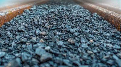 धनबाद: बीसीसीएल एरिया 4 की भूमि आउटसोर्सिंग खदान में आग और गैस रिसाव से ग्रामीणों में हड़कंप