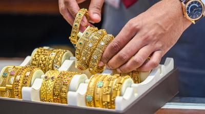 मध्य पूर्व में तनाव से सोने में बिकवाली, चांदी भी 2.30 लाख रुपए के नीचे फिसली