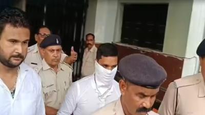 जमशेदपुर के हिमांशु सिंह हत्याकांड में दो लाख के इनामी मुख्य आरोपी विश्वनाथ मंडल ने कोर्ट में किया सरेंडर
