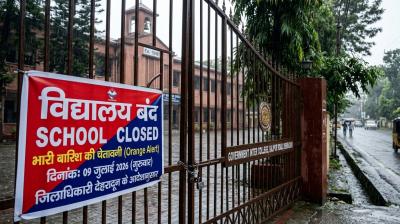 देहरादून में भारी बारिश का अलर्ट: 9 जुलाई को सभी स्कूल और आंगनबाड़ी केंद्र बंद, डीएम ने घोषित किया अवकाश