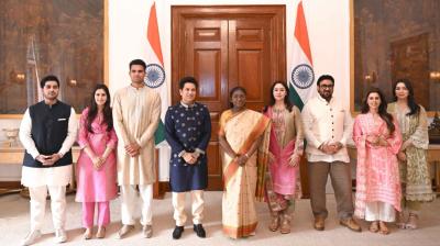 सचिन तेंदुलकर ने राष्ट्रपति द्रौपदी मुर्मू से की मुलाकात, बेटे अर्जुन की शादी में आने का दिया न्यौता
