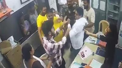 ठाणे अस्पताल में हमले से डरे डॉक्टर ने दिया इस्तीफा, बोले-अब शहर नहीं लौटूंगा