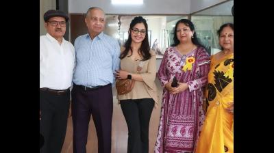 शुभांगी अत्रे के पिता ने कैंसर को मात देकर जीता कैरम मुकाबला; एक्ट्रेस ने मनाई जोरदार जीत की खुशी