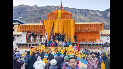 बद्रीनाथ धाम मंदिर में अनियमितता मामले में एसआईटी ने सौंपी जांच रिपोर्ट, कई बार चढ़ावा चोरी का दावा