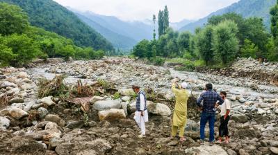 अनंतनाग एसएसपी ने किया पहलगाम में बदल फटने से प्रभावित क्षेत्रों का दौरा