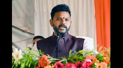 भारत के 104 हवाई अड्डे अब 100 प्रतिशत नवीकरणीय ऊर्जा से संचालित: नागर विमानन मंत्री