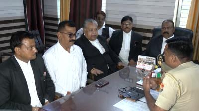 राम जन्मभूमि थाना पहुंचा वकीलों का प्रतिनिधिमंडल, कहा- हम झुकने वाले नहीं