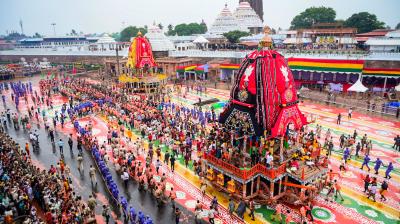 ओडिशा: रुक-रुक कर बारिश के बीच महाप्रभु जगन्नाथ की रथयात्रा की तैयारी पूरी, भारी संख्या में पहुंचे श्रद्धालु
